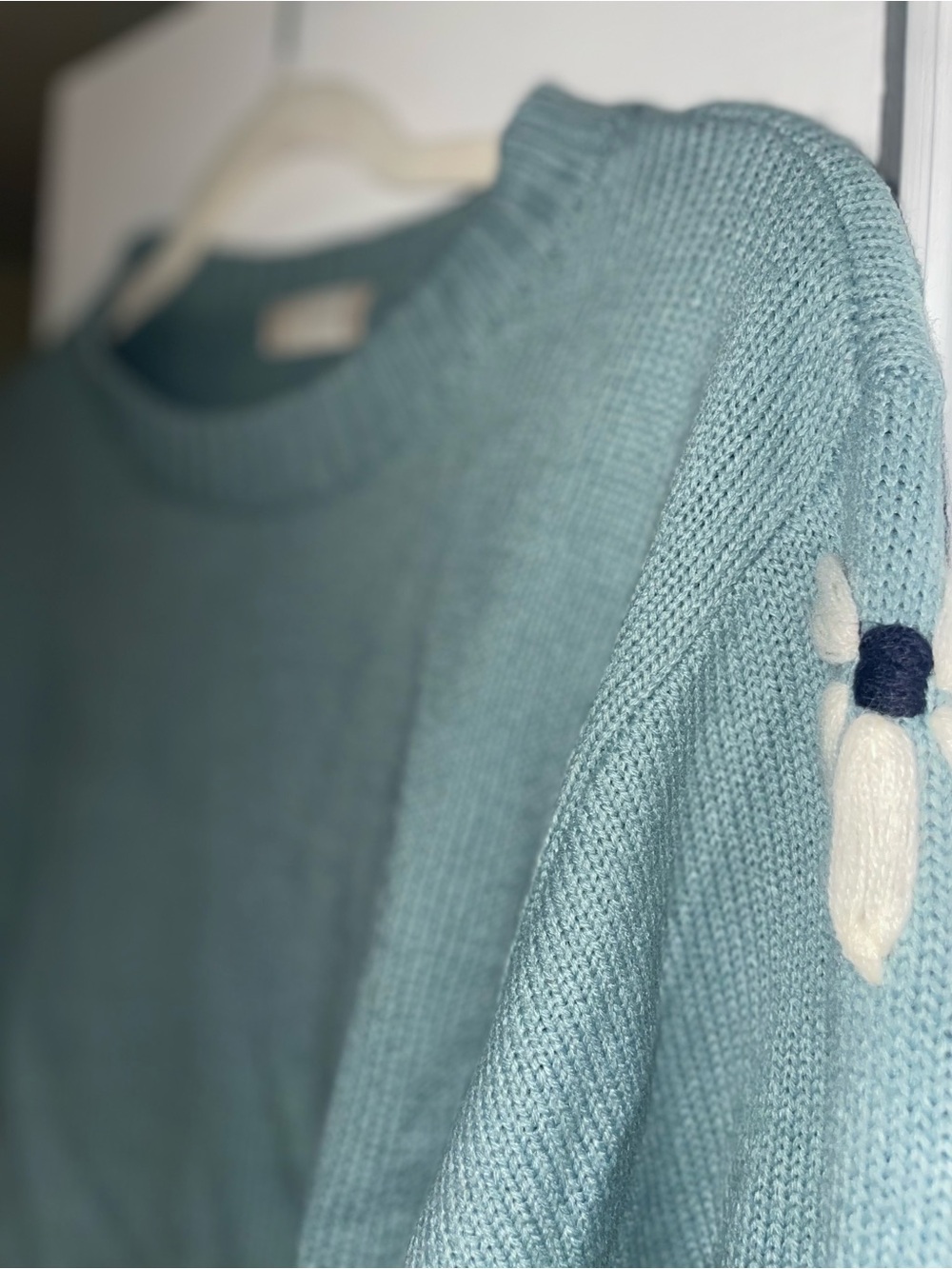 Alter’d State Blue Daisy Sleeve Cropped Sweater Size Small - Picture 3 of 5